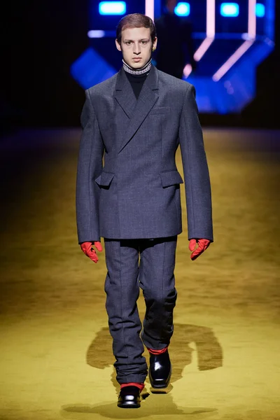 Look 33
